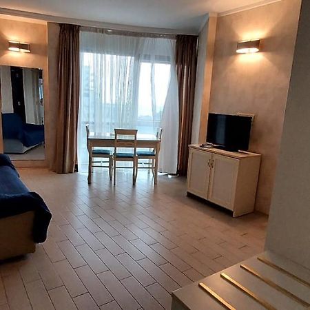 Aparthotel In Orbi Sea Towers Batoemi Buitenkant foto