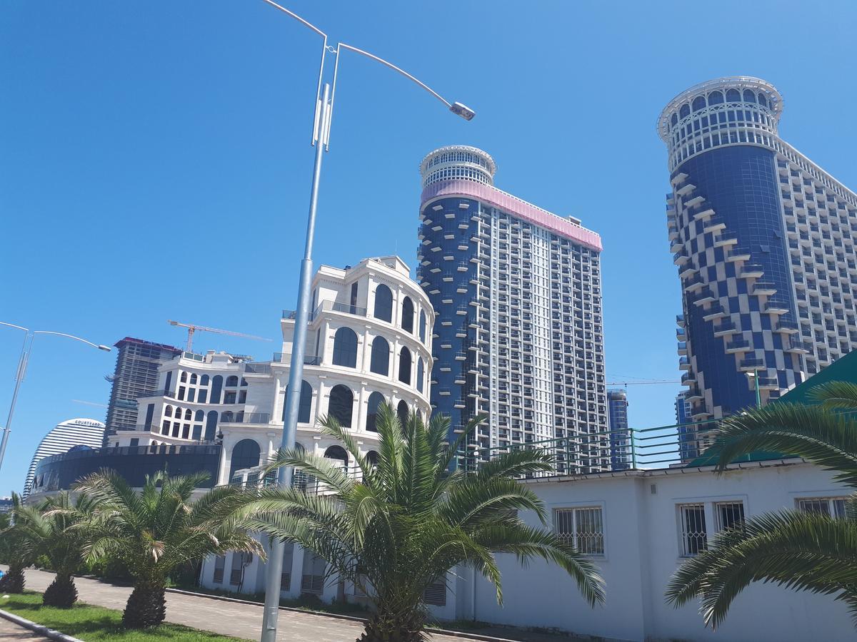 Aparthotel In Orbi Sea Towers Batoemi Buitenkant foto