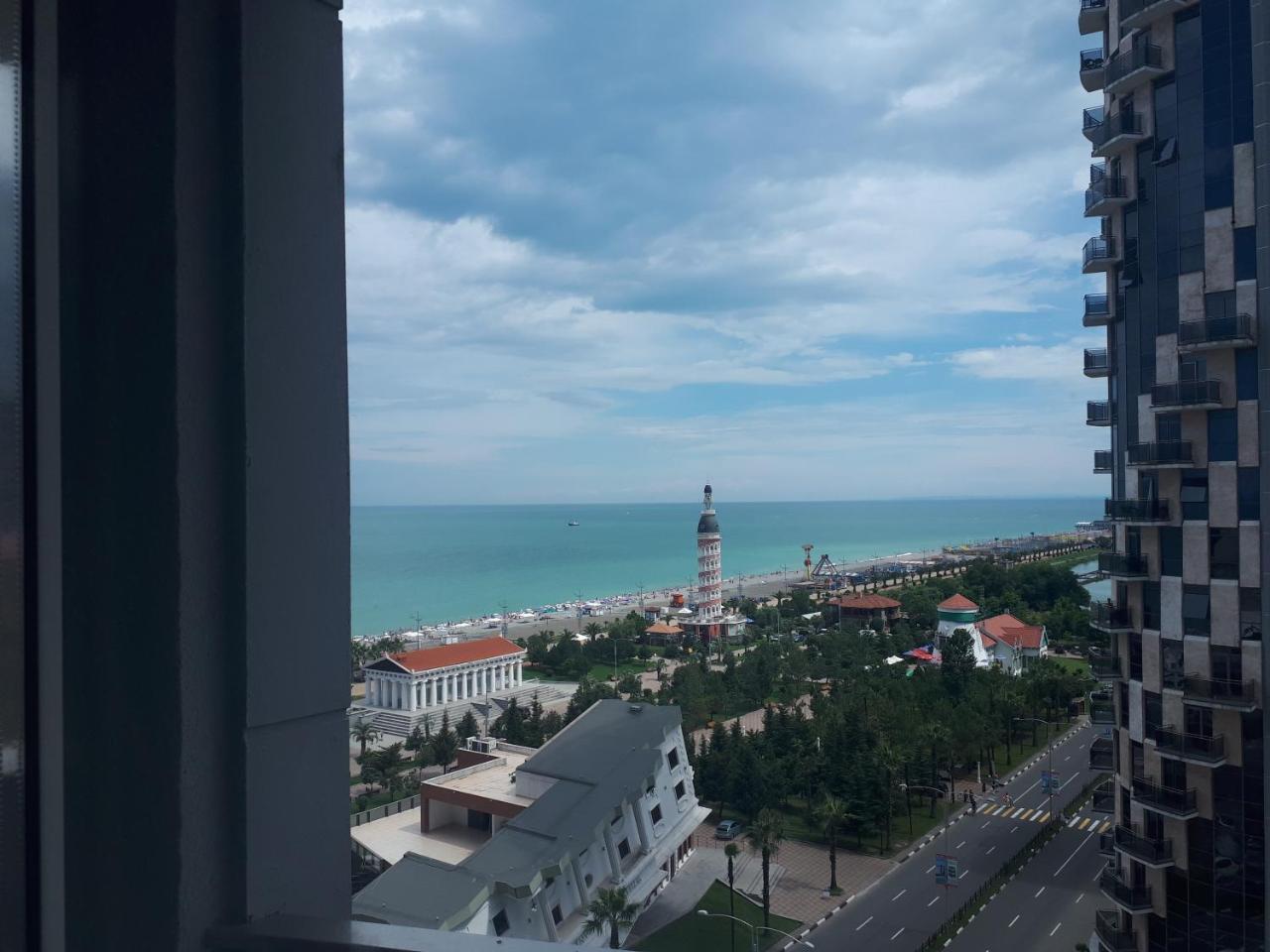 Aparthotel In Orbi Sea Towers Batoemi Buitenkant foto